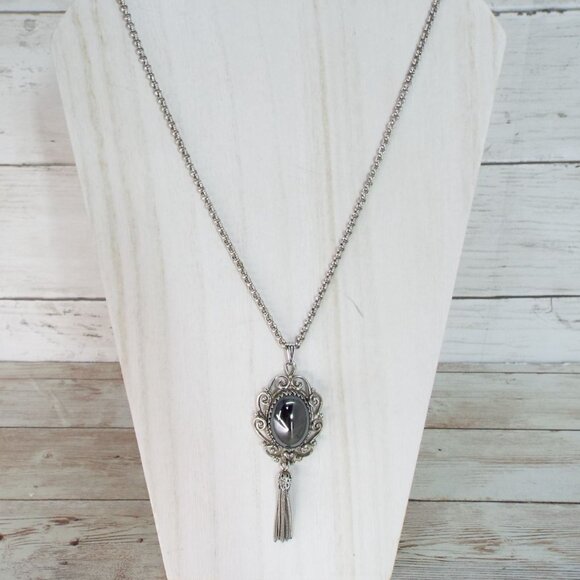 Vintage Whiting & Davis Silver Tone Black Cabochon Pendant Necklace - Picture 1 of 10